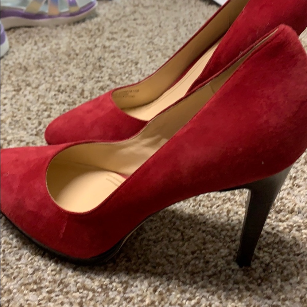 Red Pumps - Picture 2 of 3